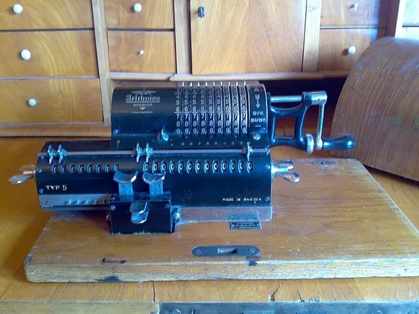 The Odhner Arithmos, Type 5, circa 1912-1928. Source: Wikipedia